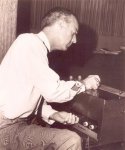 Paul_Tanner_with_Electro-Theremin.jpg