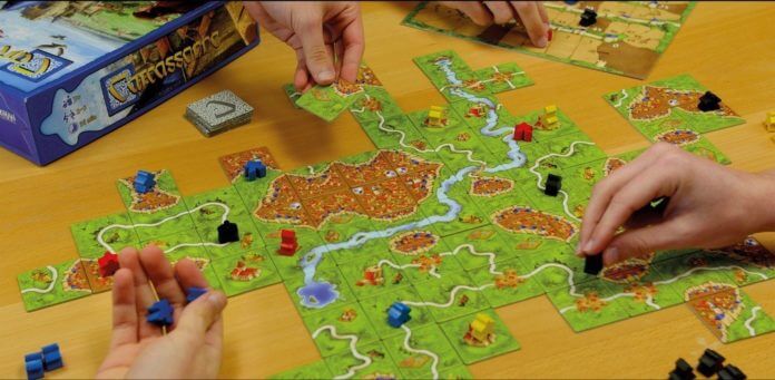 carcassonne-new-edition_1-696x341.jpg